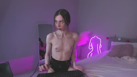 Snapshot of michele_mack chatting on March 4, 3:00 am michele_mack online show from March 4, 3:00 am