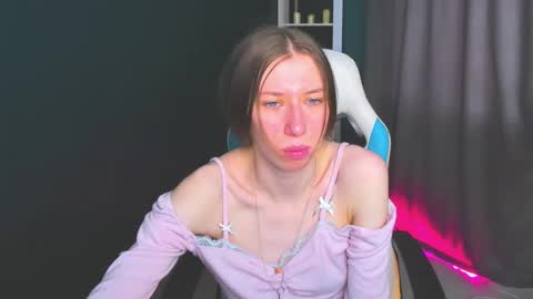 Snapshot of michele_mack chatting on March 6, 5:57 am michele_mack online show from March 6, 5:57 am