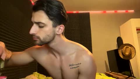 Snapshot of michelemagnetico chatting on November 3, 10:53 pm michelemagnetico online show from November 3, 10:53 pm