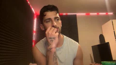 Snapshot of michelemagnetico chatting on November 12, 11:03 pm michelemagnetico online show from November 12, 11:03 pm