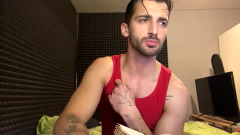 Snapshot of michelemagnetico chatting on December 2, 11:23 pm michelemagnetico online show from December 2, 11:23 pm