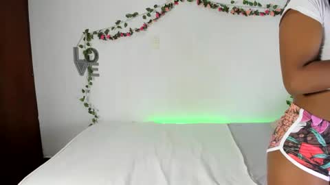 Snapshot of michell_anyeli chatting on October 4, 11:03 pm Michell online show from October 4, 11:03 pm