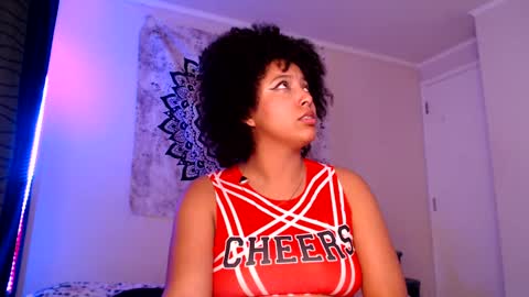 Snapshot of michell_bling chatting on February 17, 8:30 am Michi online show from February 17, 8:30 am