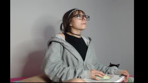Michell online show from May 8, 3:34 am