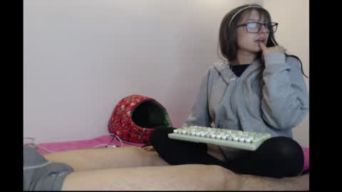Michell online show from June 5, 3:13 am