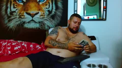 michell_myers online show from February 6, 1:05 am