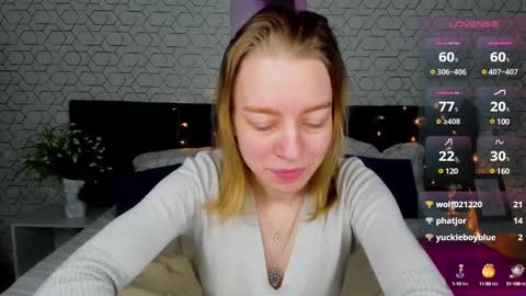 Snapshot of michelle_blond chatting on December 28, 8:26 am michelle_blond online show from December 28, 8:26 am