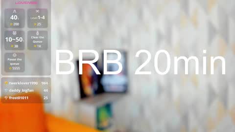 Snapshot of michelle_blond chatting on February 4, 10:00 am michelle_blond online show from February 4, 10:00 am