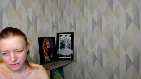 Snapshot of michelle_blond chatting on February 9, 1:46 pm michelle_blond online show from February 9, 1:46 pm