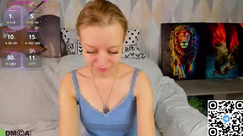 Snapshot of michelle_blond chatting on October 4, 8:23 am michelle_blond online show from October 4, 8:23 am