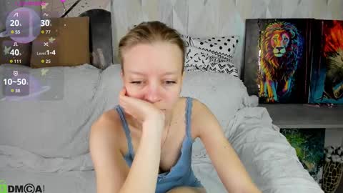 Snapshot of michelle_blond chatting on October 13, 7:52 am michelle_blond online show from October 13, 7:52 am