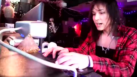 Snapshot of michelle_flowers chatting on October 23, 3:39 am michelle_flowers online show from October 23, 3:39 am