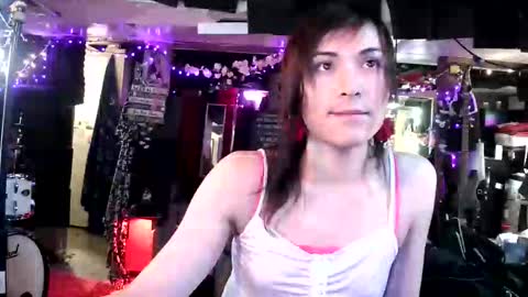 Snapshot of michelle_flowers chatting on November 11, 3:17 am michelle_flowers online show from November 11, 3:17 am