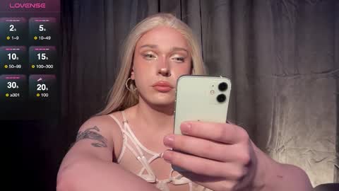 michelle_jacksonn online show from February 26, 7:18 am