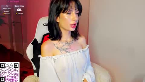 Snapshot of michelle_murray chatting on November 7, 9:53 am ichelle online show from November 7, 9:53 am