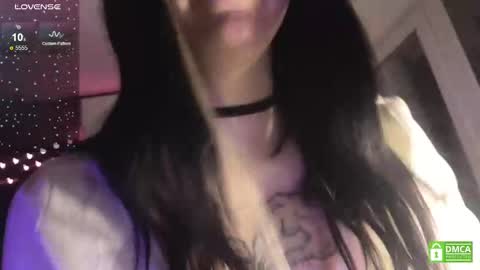 Snapshot of michelle_roze chatting on January 29, 10:01 pm Michelle online show from January 29, 10:01 pm