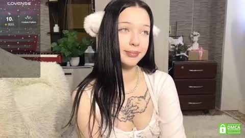 Snapshot of michelle_roze chatting on March 2, 9:53 am Michelle online show from March 2, 9:53 am