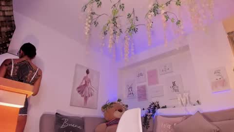 Snapshot of michelle_se chatting on January 12, 12:28 am Michelle online show from January 12, 12:28 am