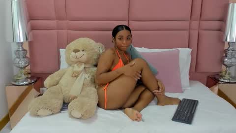 michellegonzalez_ online show from January 16, 8:46 pm