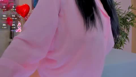 Snapshot of michellereys chatting on February 14, 9:32 pm michellereys online show from February 14, 9:32 pm