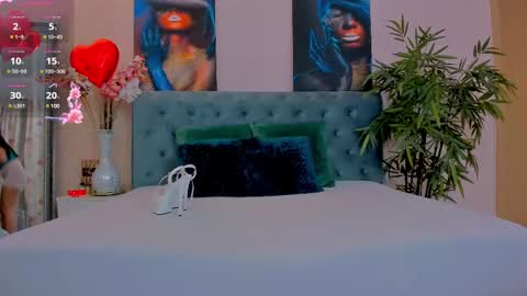 Snapshot of michellereys chatting on February 23, 9:05 pm michellereys online show from February 23, 9:05 pm