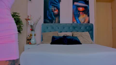 Snapshot of michellereys chatting on September 8, 8:52 pm michellereys online show from September 8, 8:52 pm