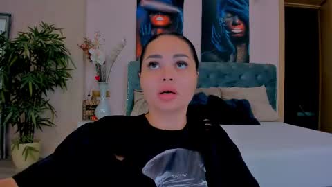 Snapshot of michellereys chatting on September 28, 5:51 pm michellereys online show from September 28, 5:51 pm