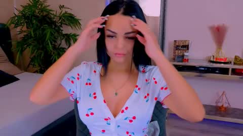 Snapshot of michellereys chatting on November 1, 8:44 pm michellereys online show from November 1, 8:44 pm