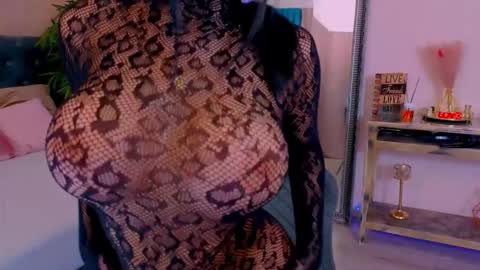 Snapshot of michellereys chatting on November 13, 9:36 pm michellereys online show from November 13, 9:36 pm