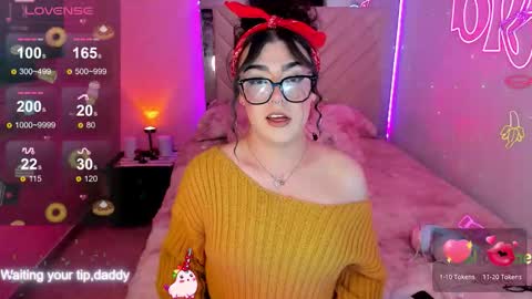 Snapshot of michellevanss22 chatting on March 26, 4:51 am online show from March 26, 4:51 am
