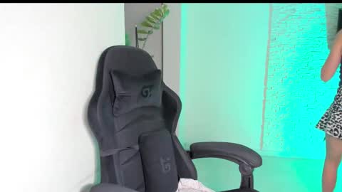 Snapshot of michelliibeautiful chatting on September 17, 3:57 pm Michellee online show from September 17, 3:57 pm