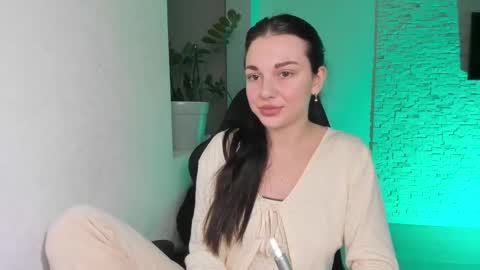 Michellee online show from January 16, 2:43 pm