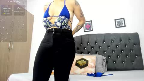 Snapshot of michellmorgans chatting on October 10, 11:31 am michellmorgans online show from October 10, 11:31 am