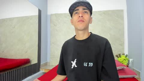 mick_lollipopp online show from April 22, 7:48 pm