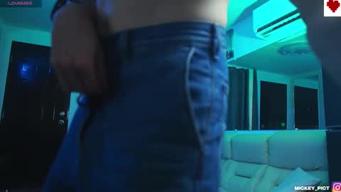 Mickey online show from October 30, 6:48 am