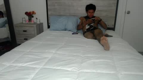 mickeynhayzel online show from May 5, 11:29 am