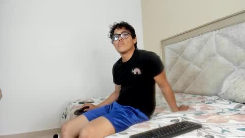 micky_luxe online show from December 18, 4:57 pm