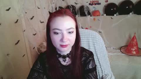 Snapshot of mickywood chatting on November 1, 8:16 am Micky online show from November 1, 8:16 am