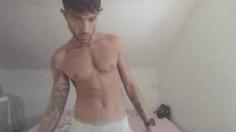 Snapshot of micosita94 chatting on July 26, 1:40 pm micosita94 online show from July 26, 1:40 pm