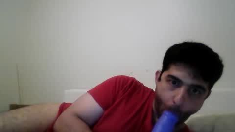 Snapshot of middleasternsolo chatting on December 15, 11:25 am Victor online show from December 15, 11:25 am