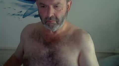 Snapshot of midhir chatting on September 10, 1:44 pm kike online show from September 10, 1:44 pm