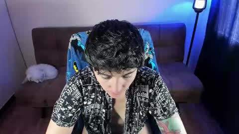 Snapshot of midnight07_ chatting on November 4, 3:22 pm Blue online show from November 4, 3:22 pm