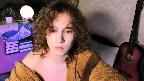 Snapshot of midnight_answer chatting on February 10, 2:37 pm Max online show from February 10, 2:37 pm