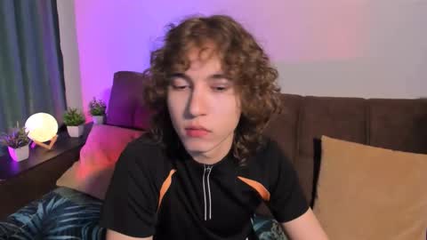 Max online show from January 11, 4:12 pm