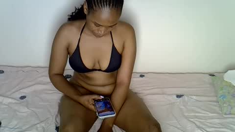 Snapshot of midnight_nia chatting on June 8, 7:09 am midnight_nia online show from June 8, 7:09 am
