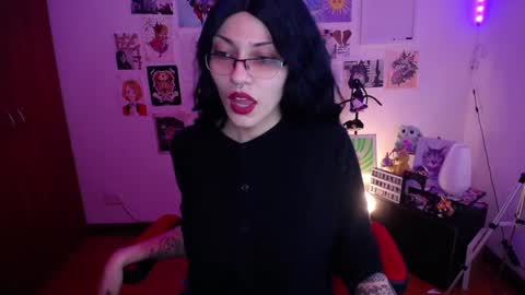 Pola  INDEPENDENT MODEL online show from December 7, 6:37 pm