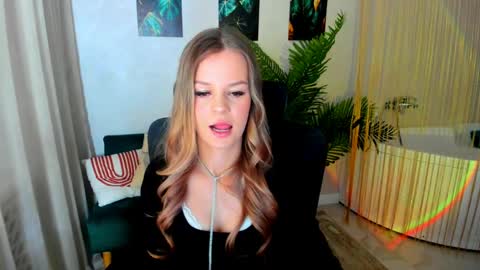 midnighteaura online show from April 8, 7:58 pm