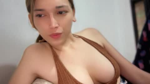 Snapshot of midnightluna_xoxo chatting on April 11, 2:38 am Its me Liza online show from April 11, 2:38 am