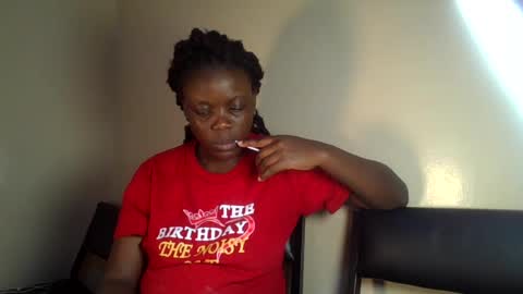 Snapshot of midnightt_curves chatting on June 18, 10:52 am midnightt_curves online show from June 18, 10:52 am