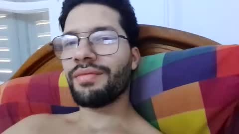 Snapshot of midoumas1 chatting on December 14, 3:04 pm Sam online show from December 14, 3:04 pm